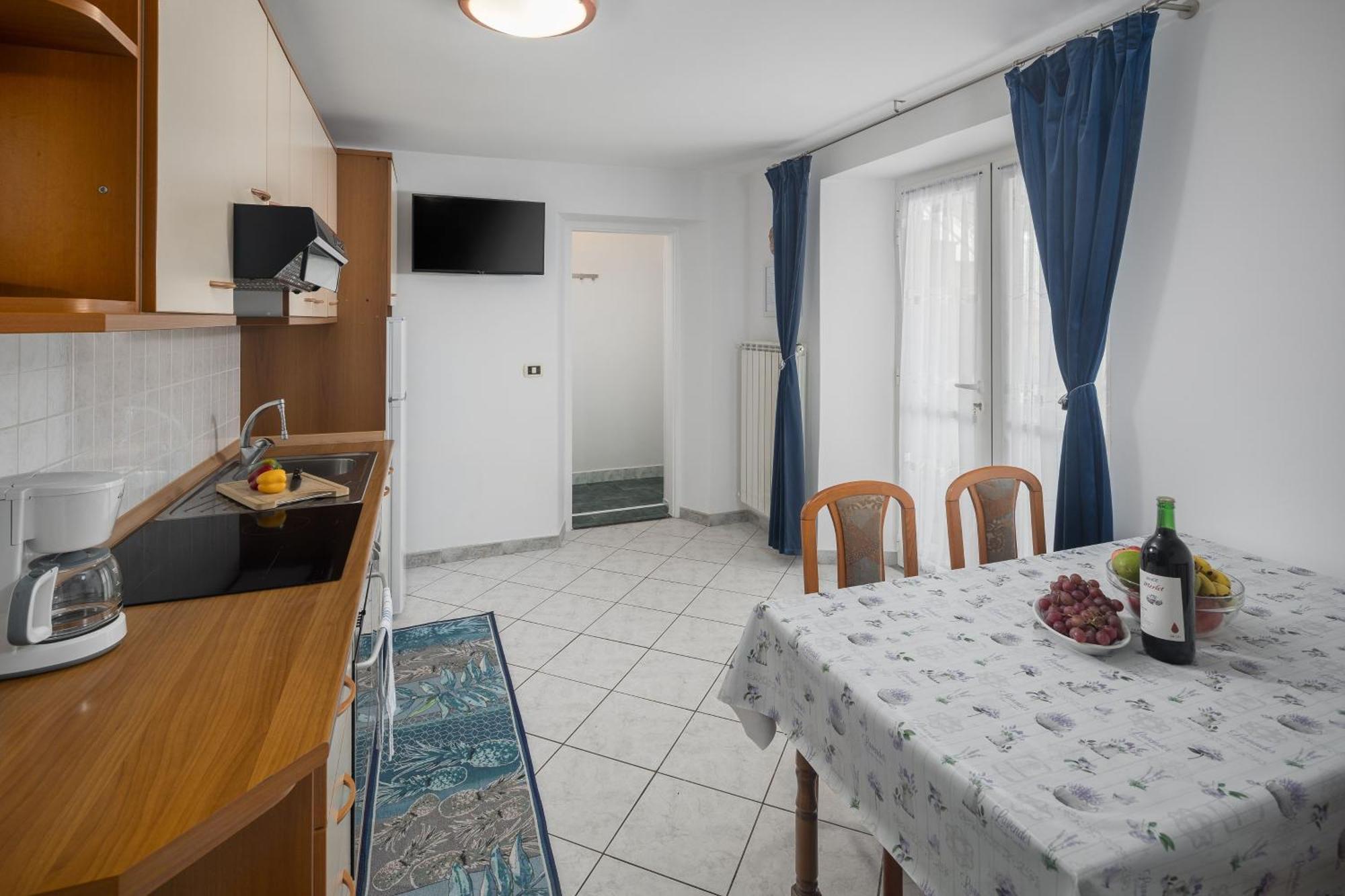 Apartments By The Sea Zambratija, Umag - 2557 Bilik gambar